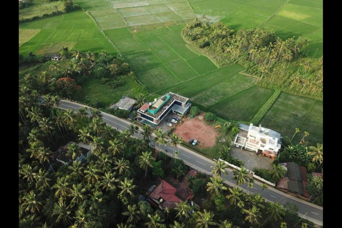 Paddyfield Inn Mananthavady Exteriör bild
