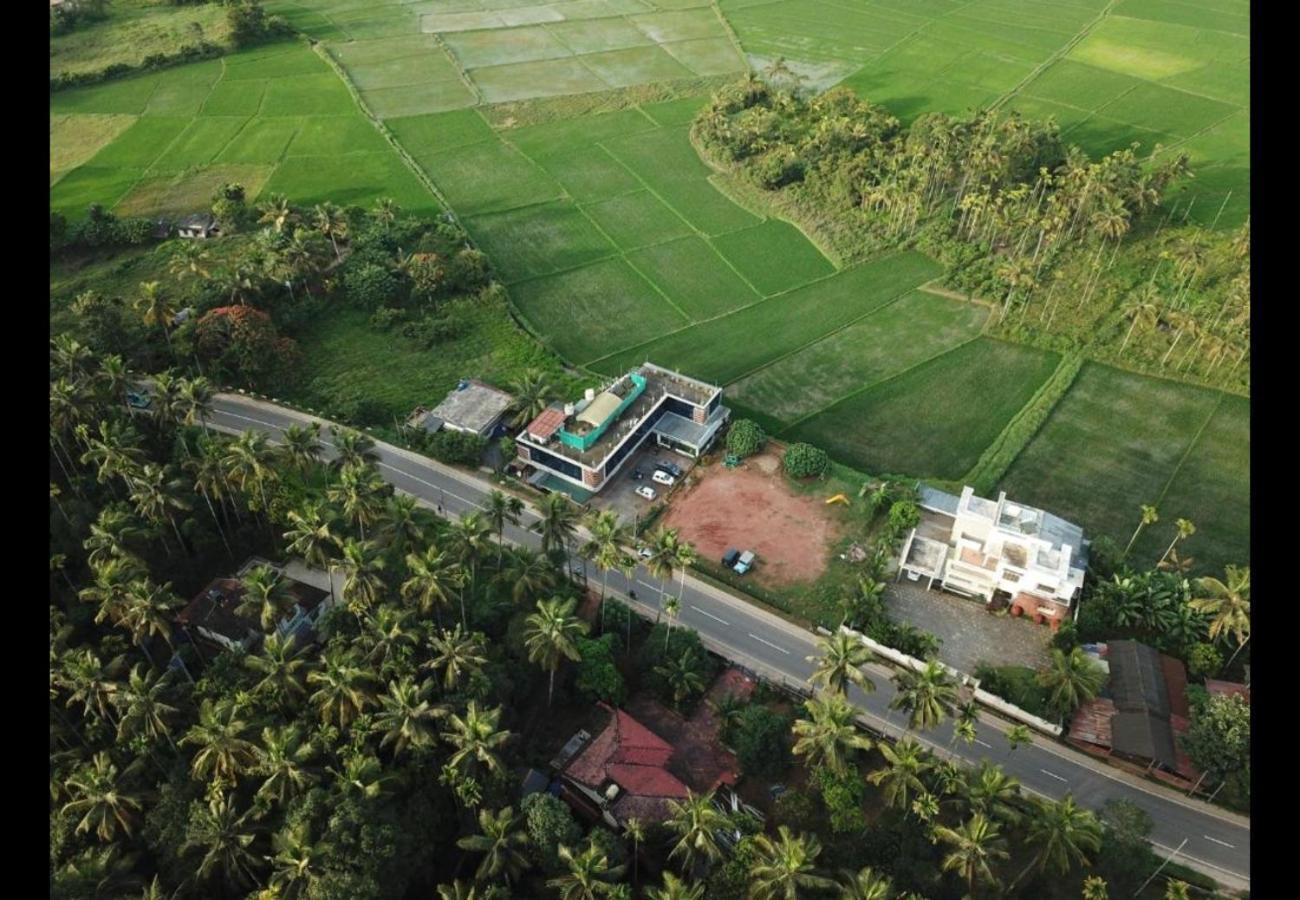 Paddyfield Inn Mananthavady Exteriör bild
