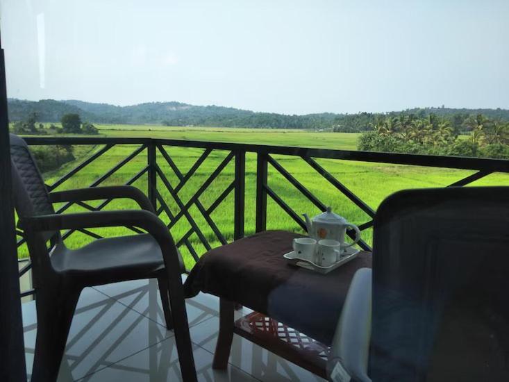 Paddyfield Inn Mananthavady Exteriör bild